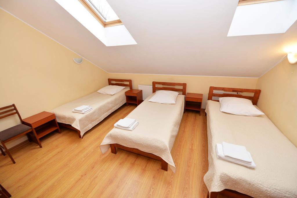 Klaipeda Inn Private Parking And Kitchen Room photo