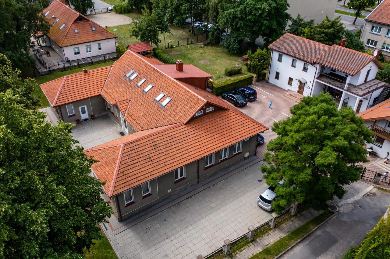 Klaipeda Inn Private Parking And Kitchen Exterior photo