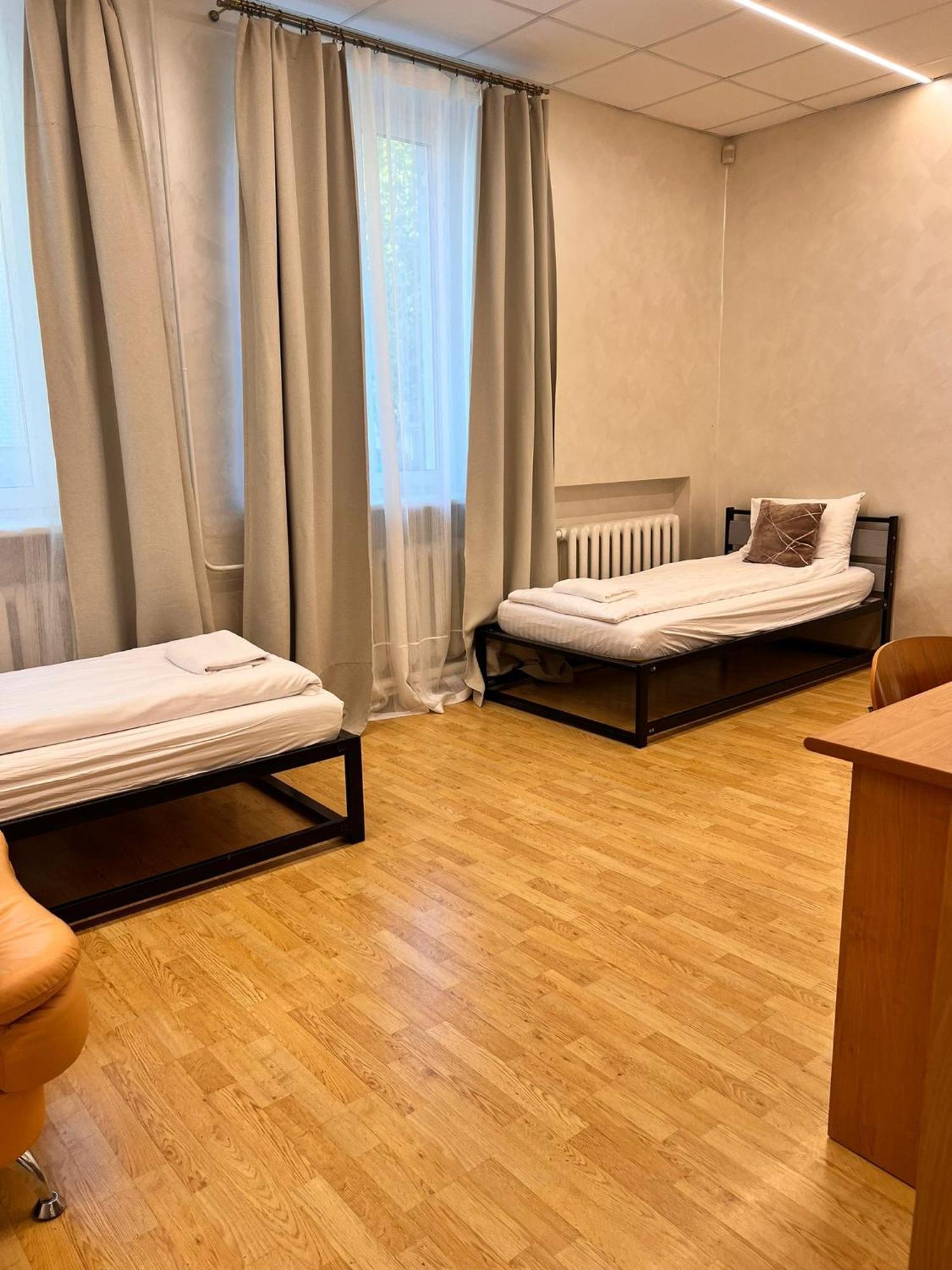 Klaipeda Inn Private Parking And Kitchen Exterior photo