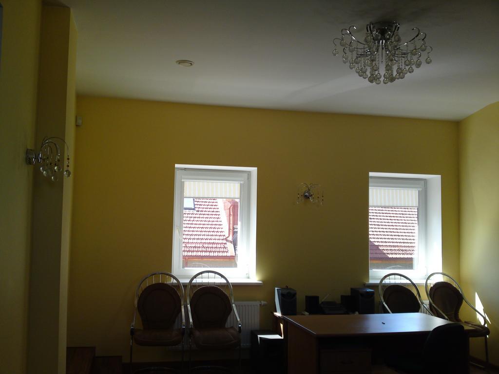 Klaipeda Inn Private Parking And Kitchen Exterior photo