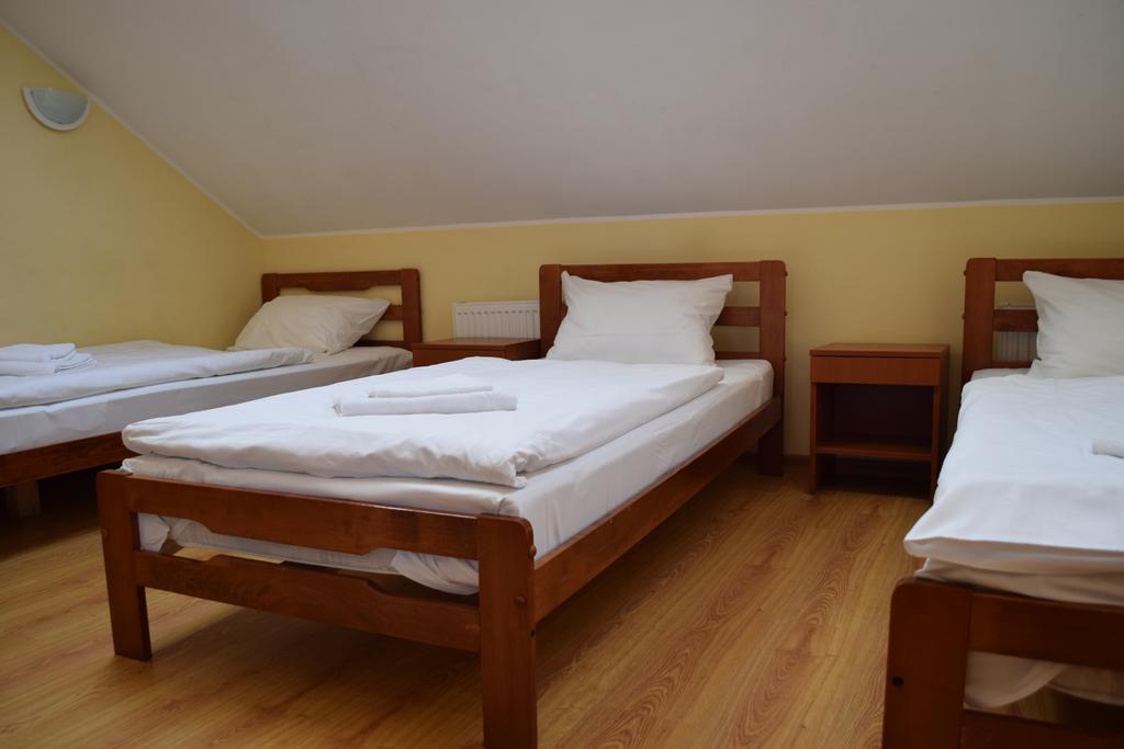 Klaipeda Inn Private Parking And Kitchen Exterior photo
